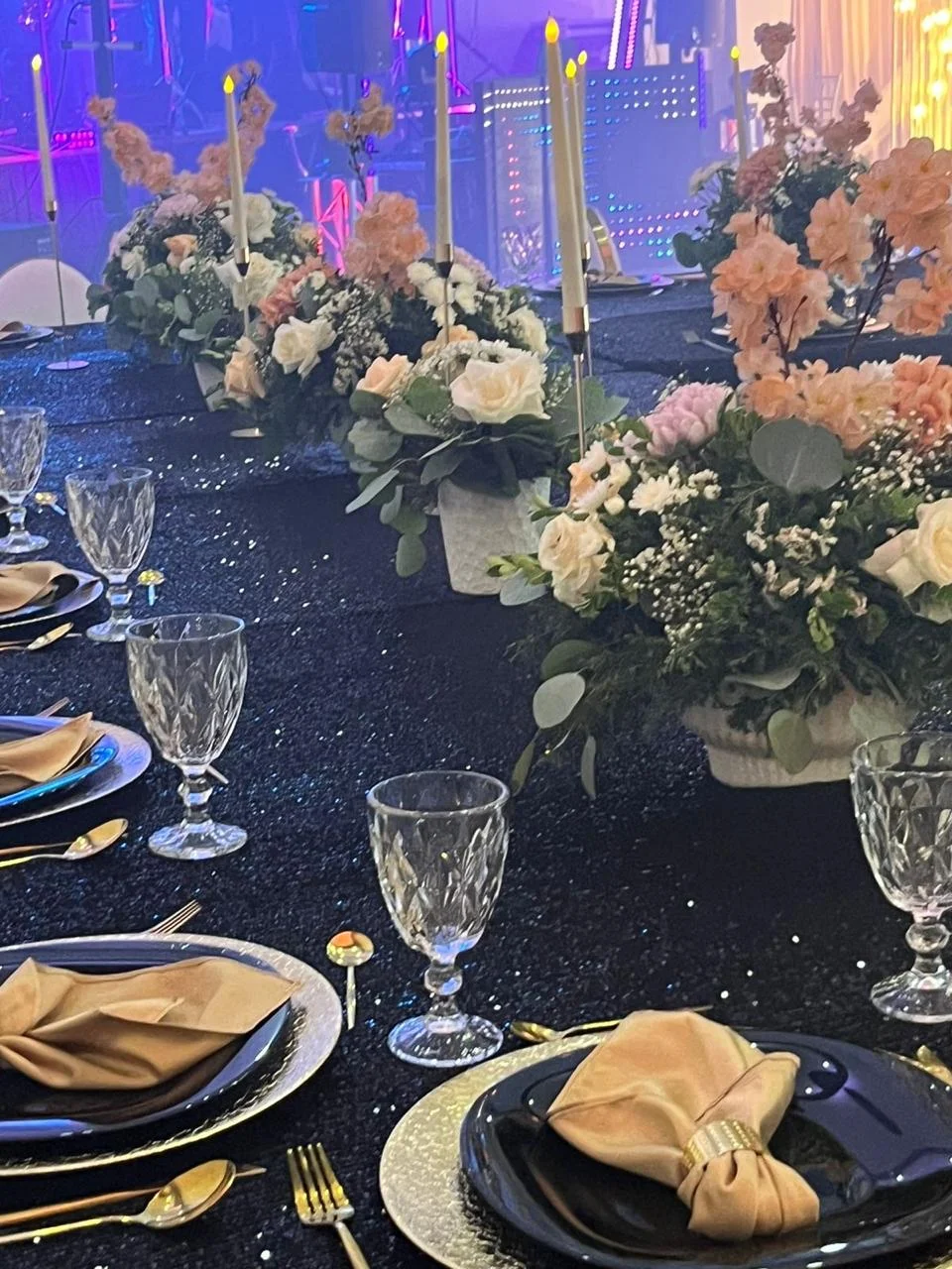 Detalle de mesa para evento social en Lareta