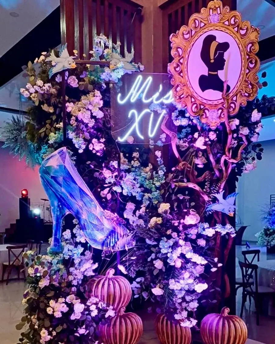 Mesa de invitados en XV años Lareta